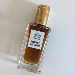 Mondo Mondo Center of The World sandalwood and smoke perfume